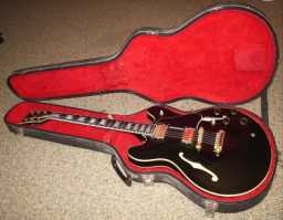 Gibson ES-347 Ebony 1980 in case.jpg